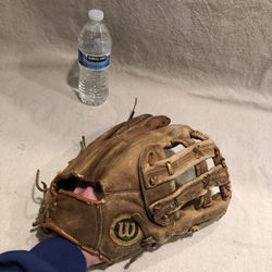 Vintage Wilson A9811 Grip-Tite Pocket Softball Mitt Glove