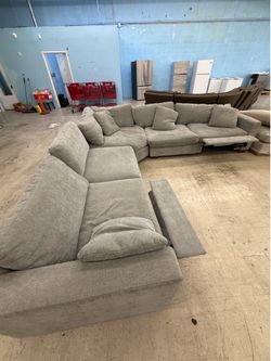 Henredon sectional with foot rest