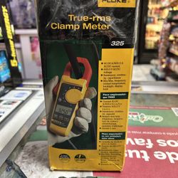 True-rms Clamp Meter
