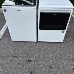 (Free Delivery)Washer Dryer Set!