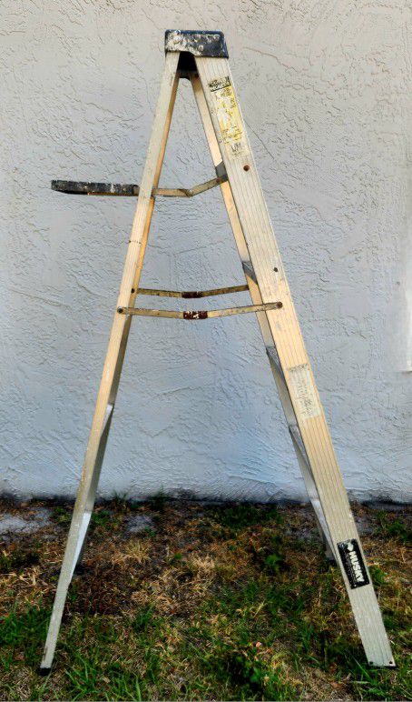 Husky 6 Foot A-FRAME Ladder