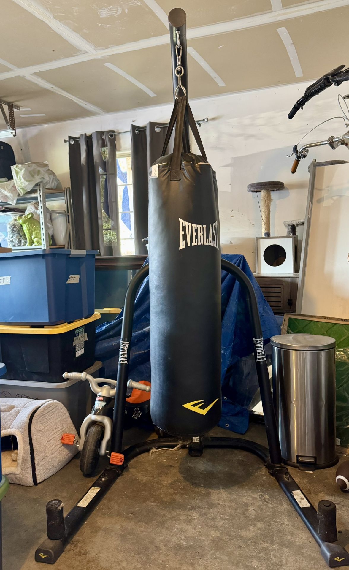 Everlast Punching Bag & Stand 