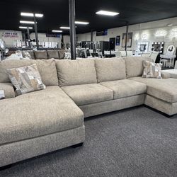 Double Chaise Sectional. 🚚WE DELIVER🚚