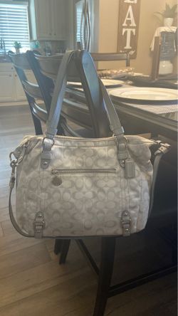 Nice well taken care of Original Coach Purse Medium size