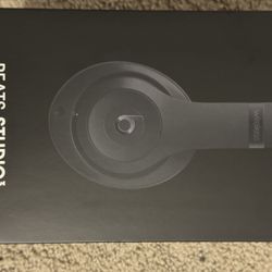 Brand New Beats Studio 3 (corporate Logo)