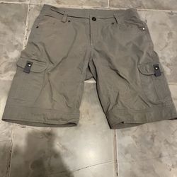 Kuhl Shorts Men’s Size 33x8 Pockets Outdoors Trail Hiking Cargo