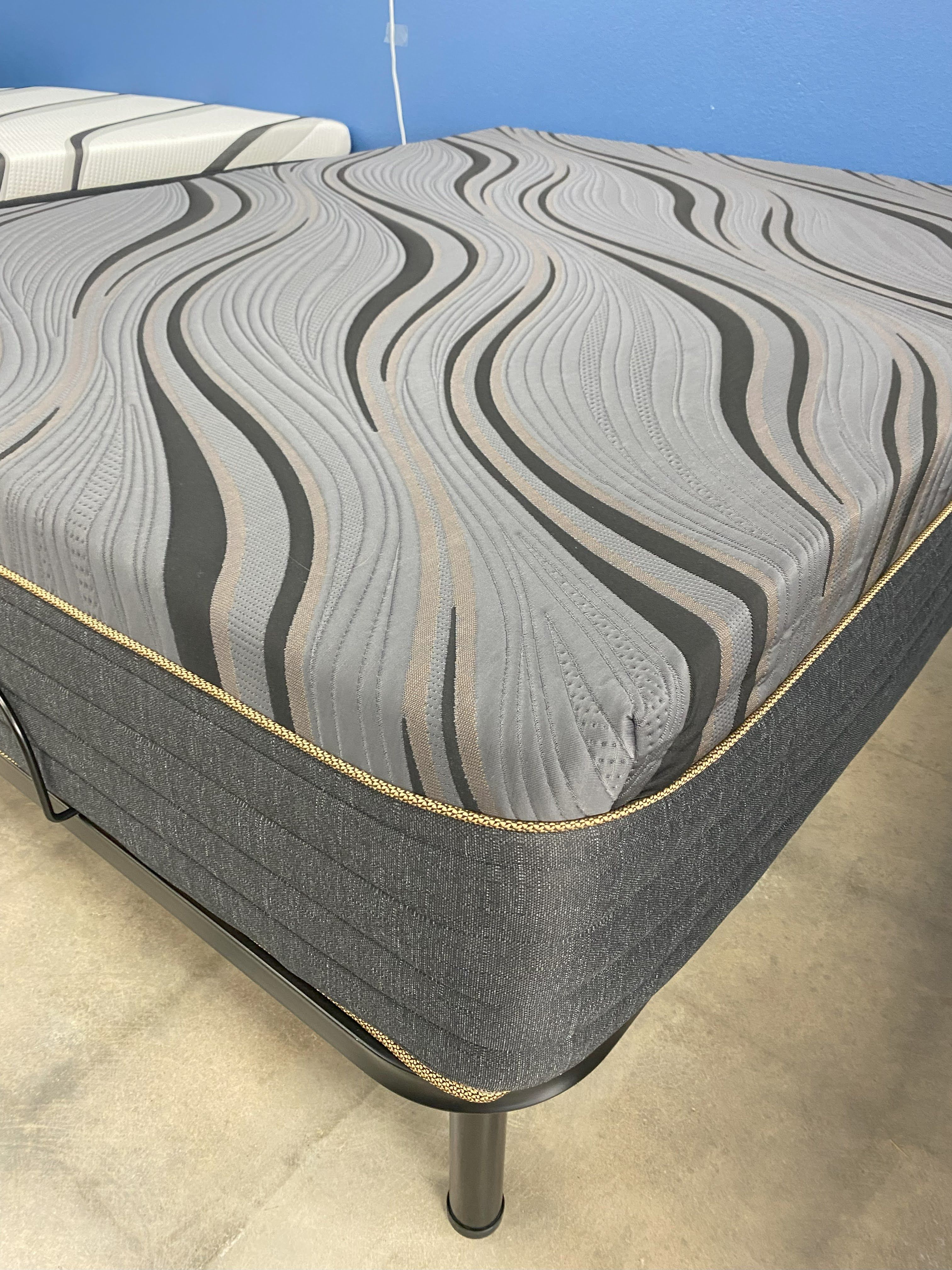 All SIZE Mattresses up to 50% Off!