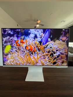 32” Samsung 4K Monitor