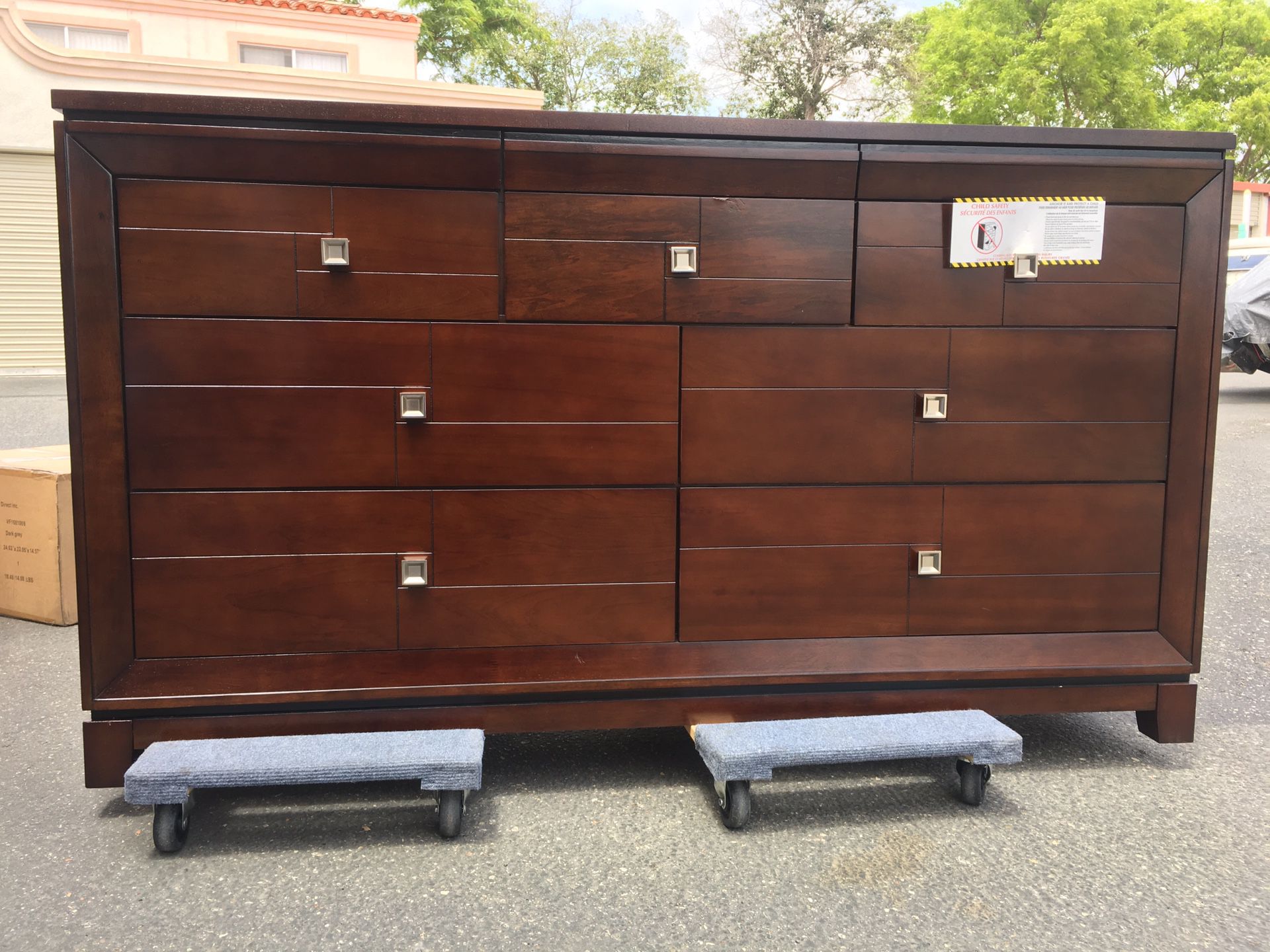 ChuanHeng Furniture Dresser with a hidden drawer