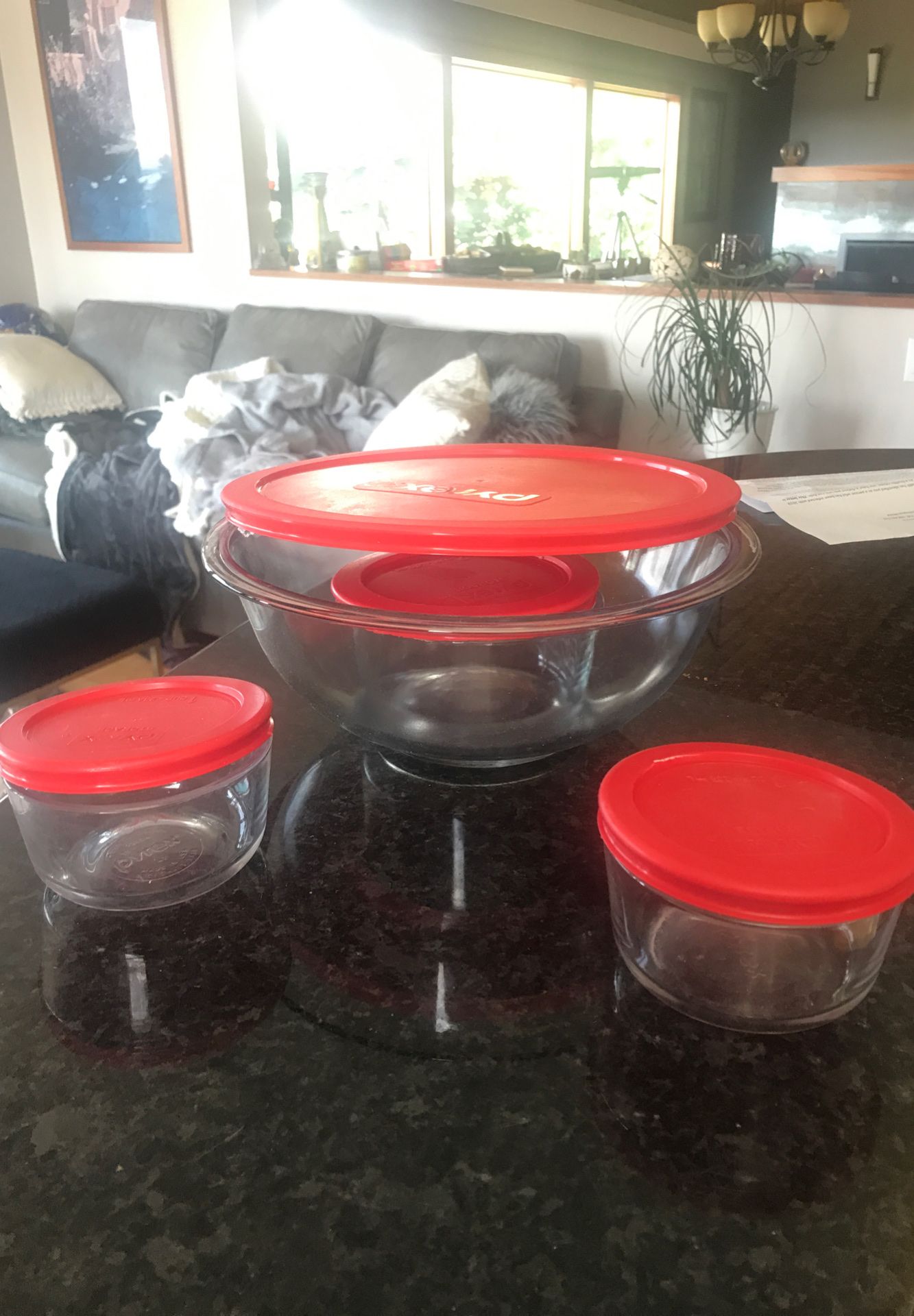 8 piece Pyrex Tupperware set