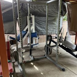 Squat Cage With High And Low Pulley