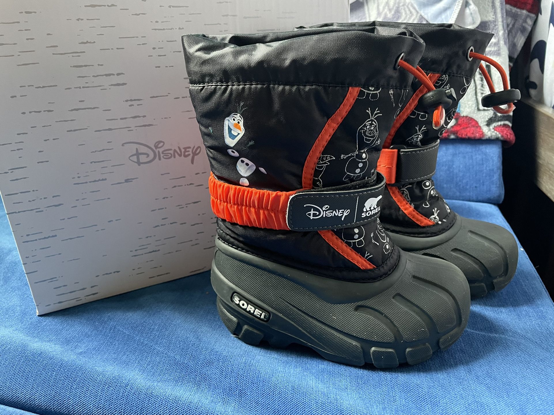 Sorel Olaf snow boots 