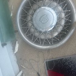 Set Of 3 Cadillac Hubs 