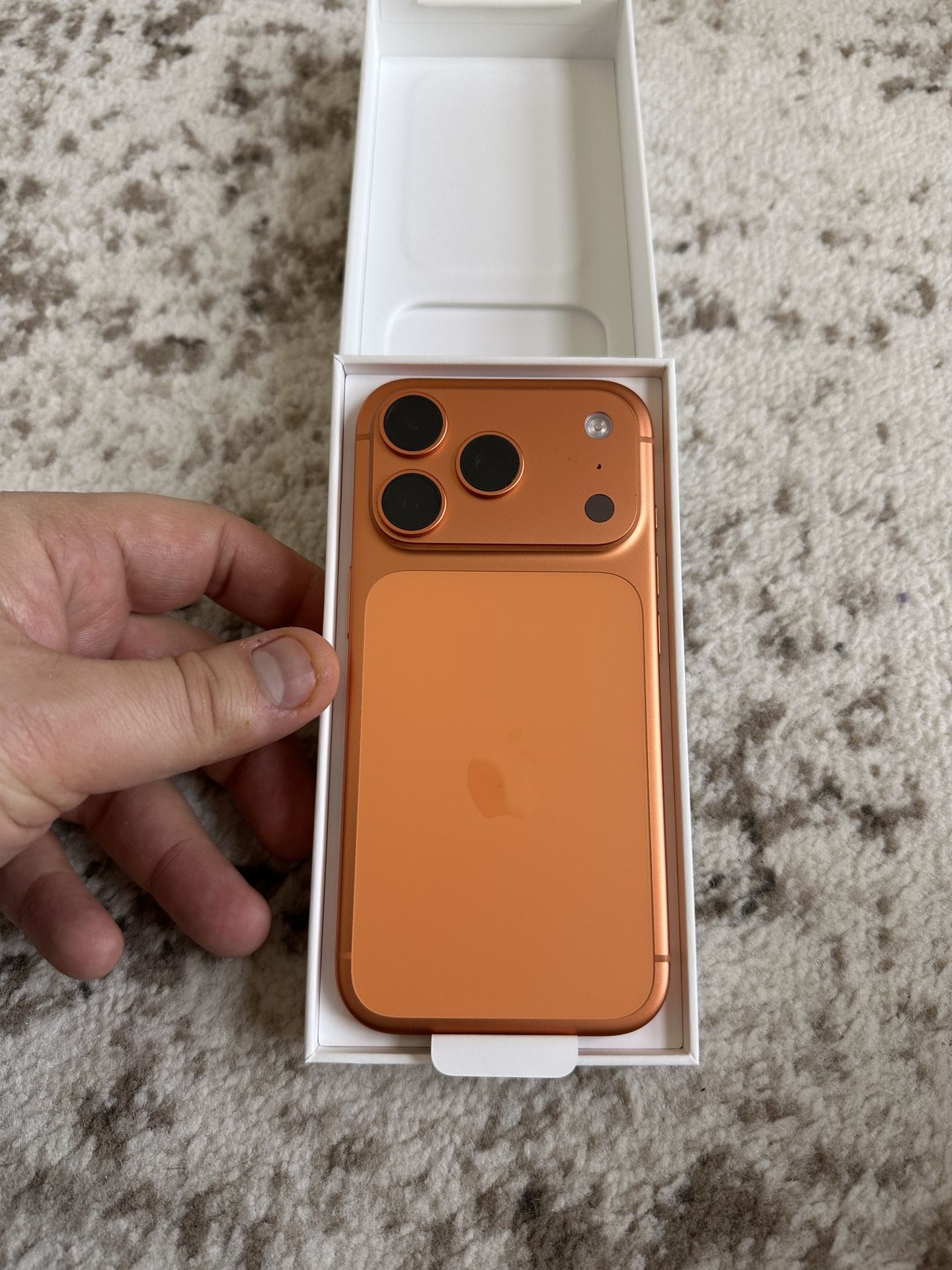 Selling New iPhone 17 Pro 256GB Any Carrier Unlocked T-Mobile ATT Verizon Boost Metro New in Box has Apple Warranty 