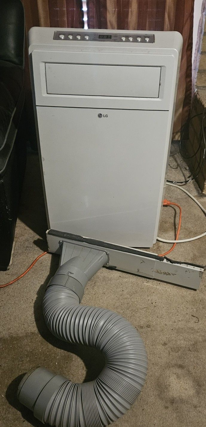 LG 12,000 BTU PORTABLE AC UNIT