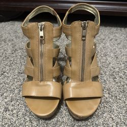 Women’s heels size 8 used only worn once