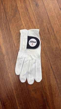 Titleist women’s right hand glove