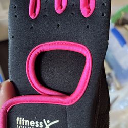 Women’s weight lifting gloves