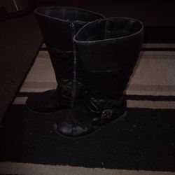 Girls Boots Good Condition Size 3$8.00