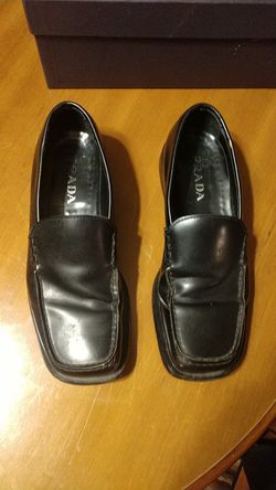 Men's size 7 Prada dress shoes