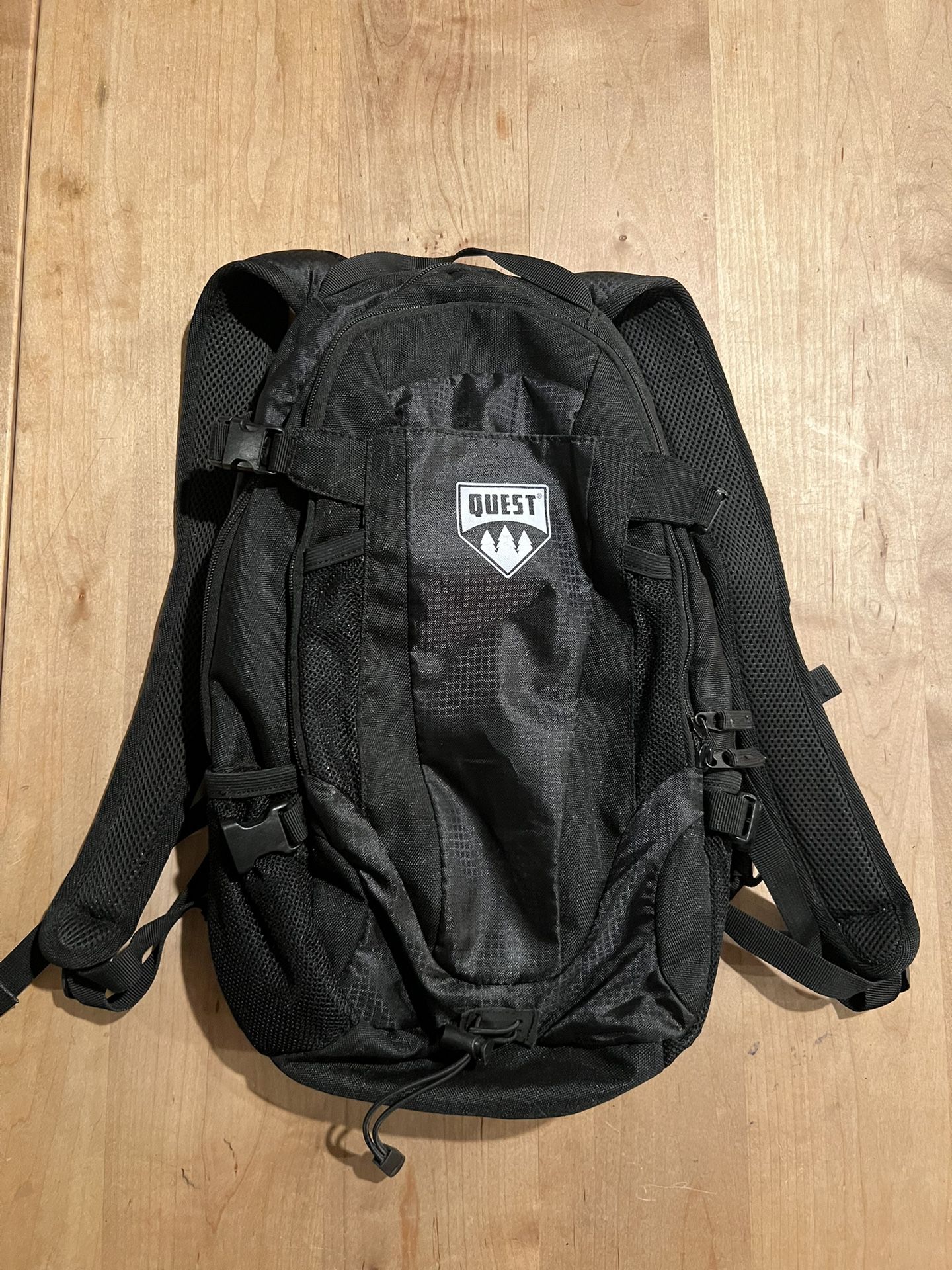 Quest Hydration Pack Like New Condition!!
