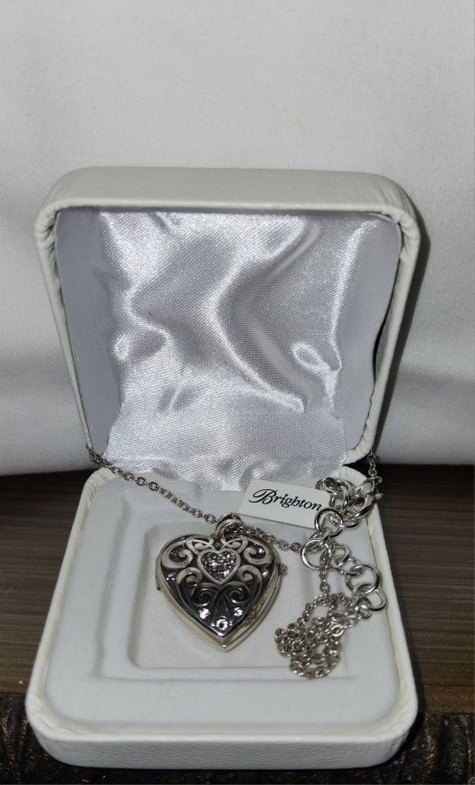 BRIGHTON Sweet Heart Memory Locket