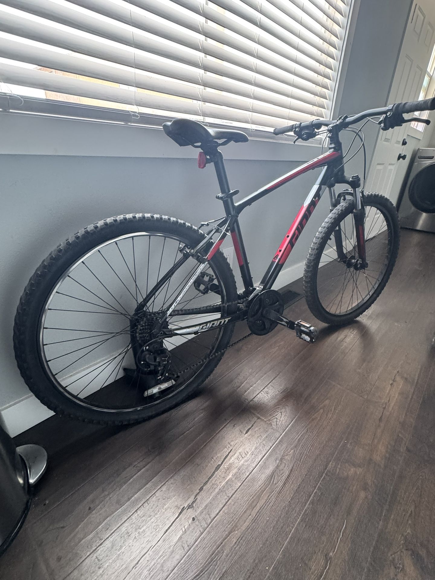 Gaint Atx Mountain Bike 