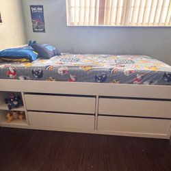 Bed Twin // Cama Twin  Slakt- 