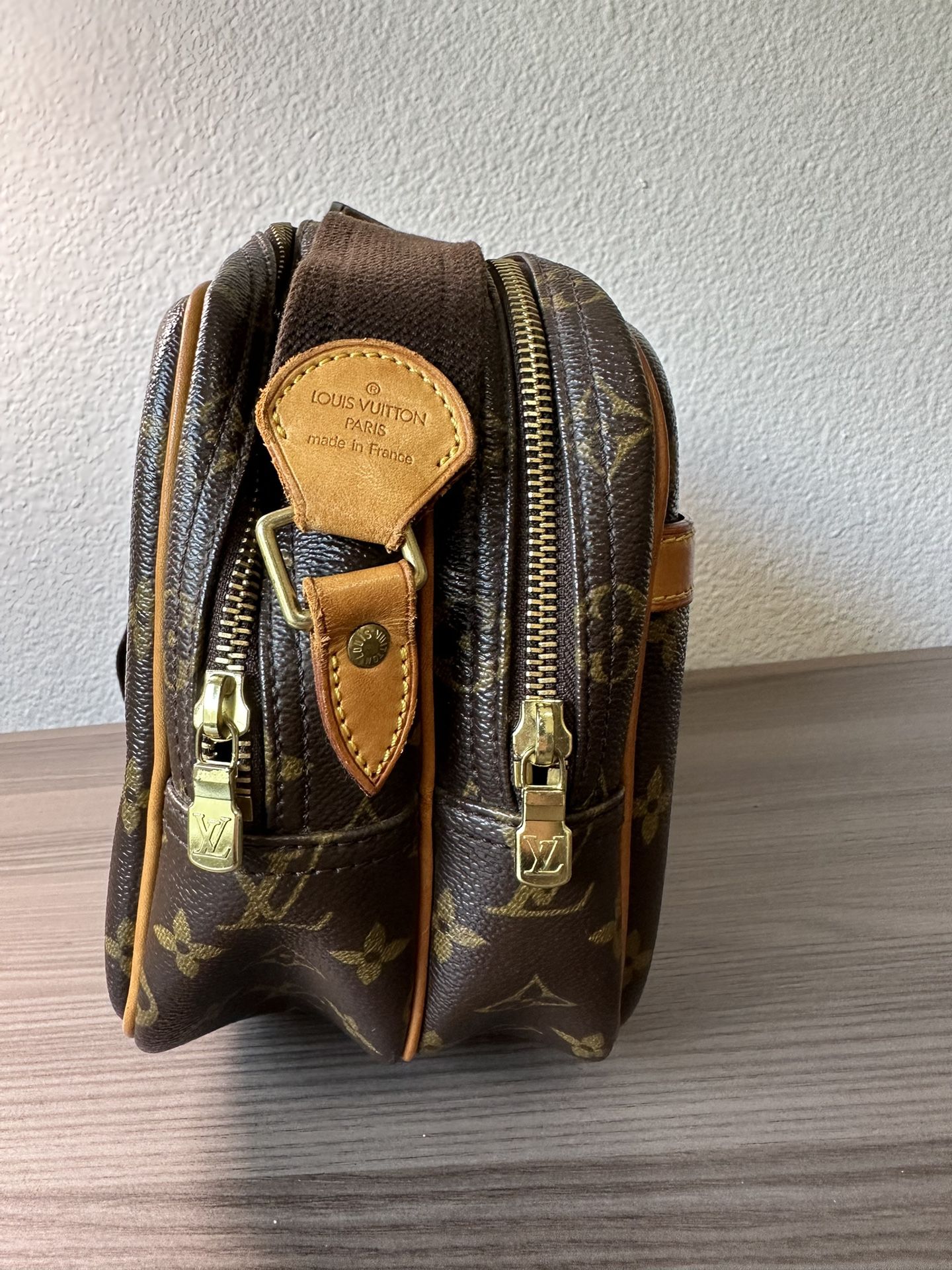 Louis Vuitton Reporter PM Crossbody Shoulder Bag for Sale in Houston, TX -  OfferUp