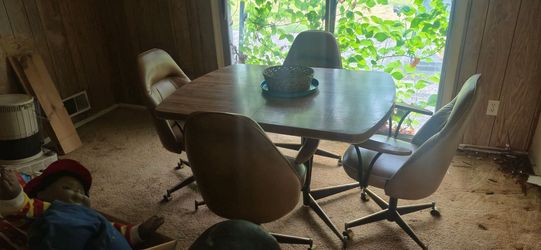 Beautiful retro table and chairs