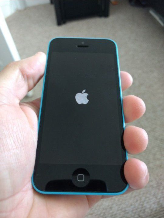 Unlocked iPhone 5c 16GB Blue Like New Condition