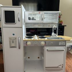 *NEED GONE* Kid Craft Children Play Kitchen 