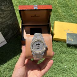 Men’s Luxurious Authenthic Golden VVS Moissanite 