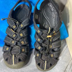 Keen  Waterproof Hiking shoes Sz 10.5