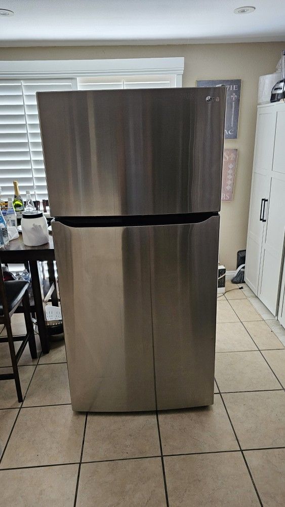 LG refrigerator