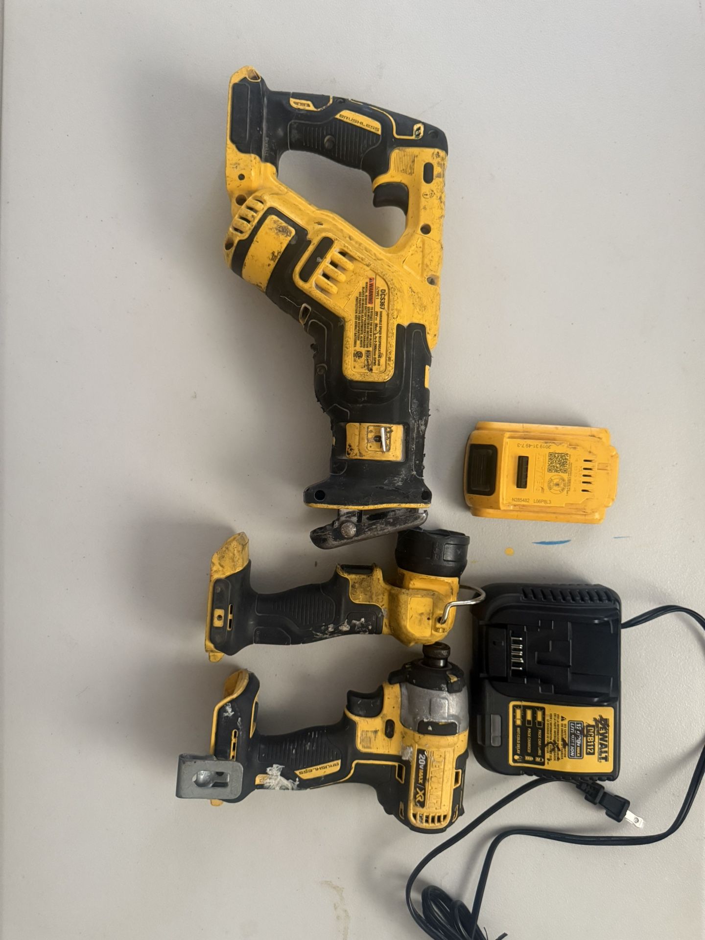 Dewalt 20v Max Tool Set (impact, Sawzall, Light, Battery And Charger