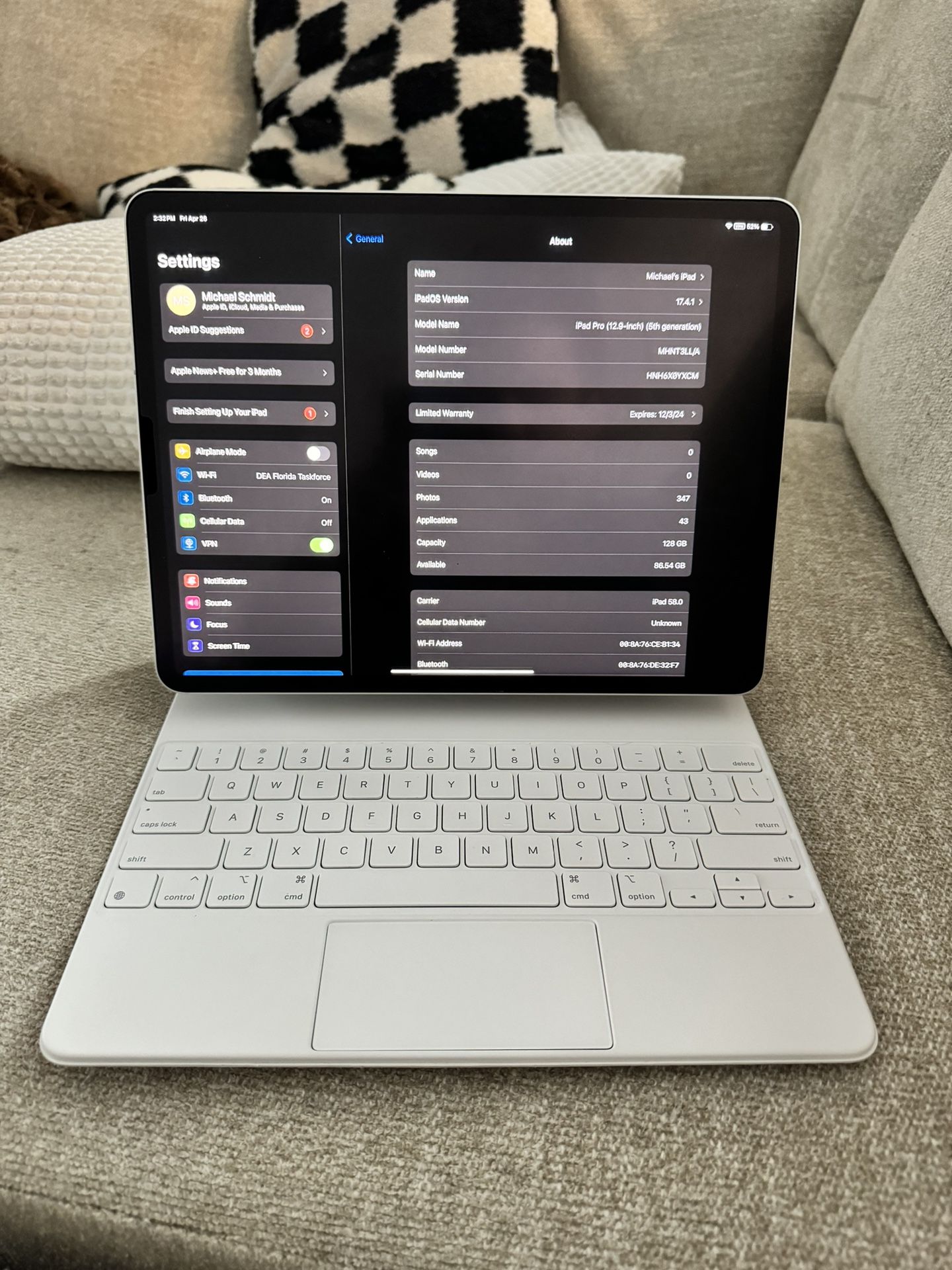iPad Pro 12.9in 5th Gen m1 + Keyboard