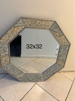 Wall mirror