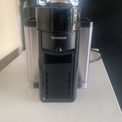 NES Expresó Machine 