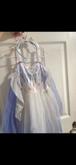 Disney Frozen Elsa dress and accesorie like new, Size 3T/4T/Disfraz  de Elsa para niña como nuevo, talla 3 a 4 años