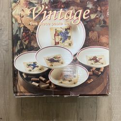 New-Vintage Five Piece Pasta Set