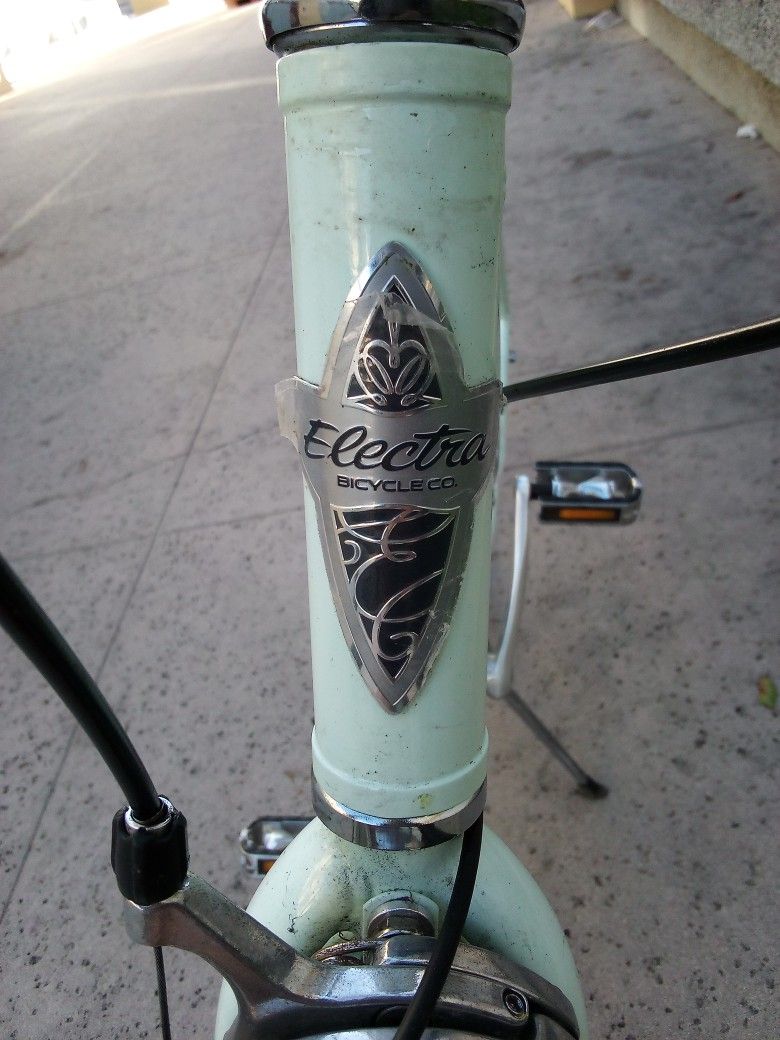 Electra Step Thru Bicycle Medium Frame With 9 Gears