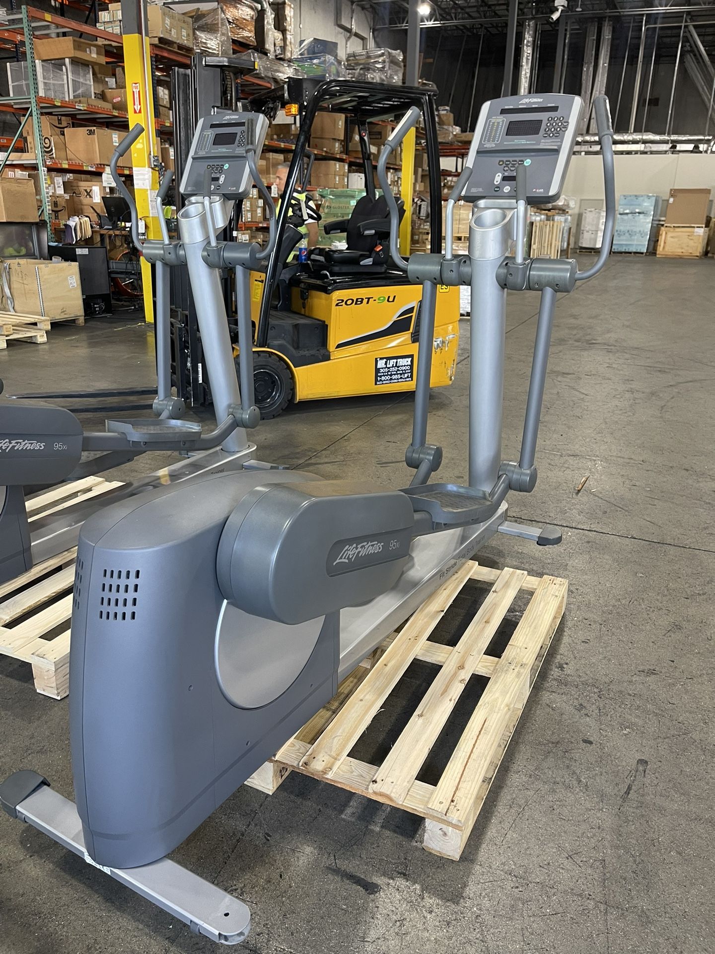 Life Fitness Elliptical 95xi