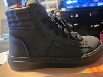 Roxy steel toe shoes