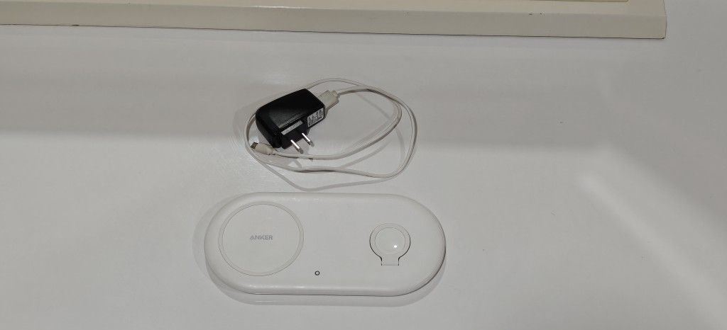Anker 2 in 1 Wireless Charging Station