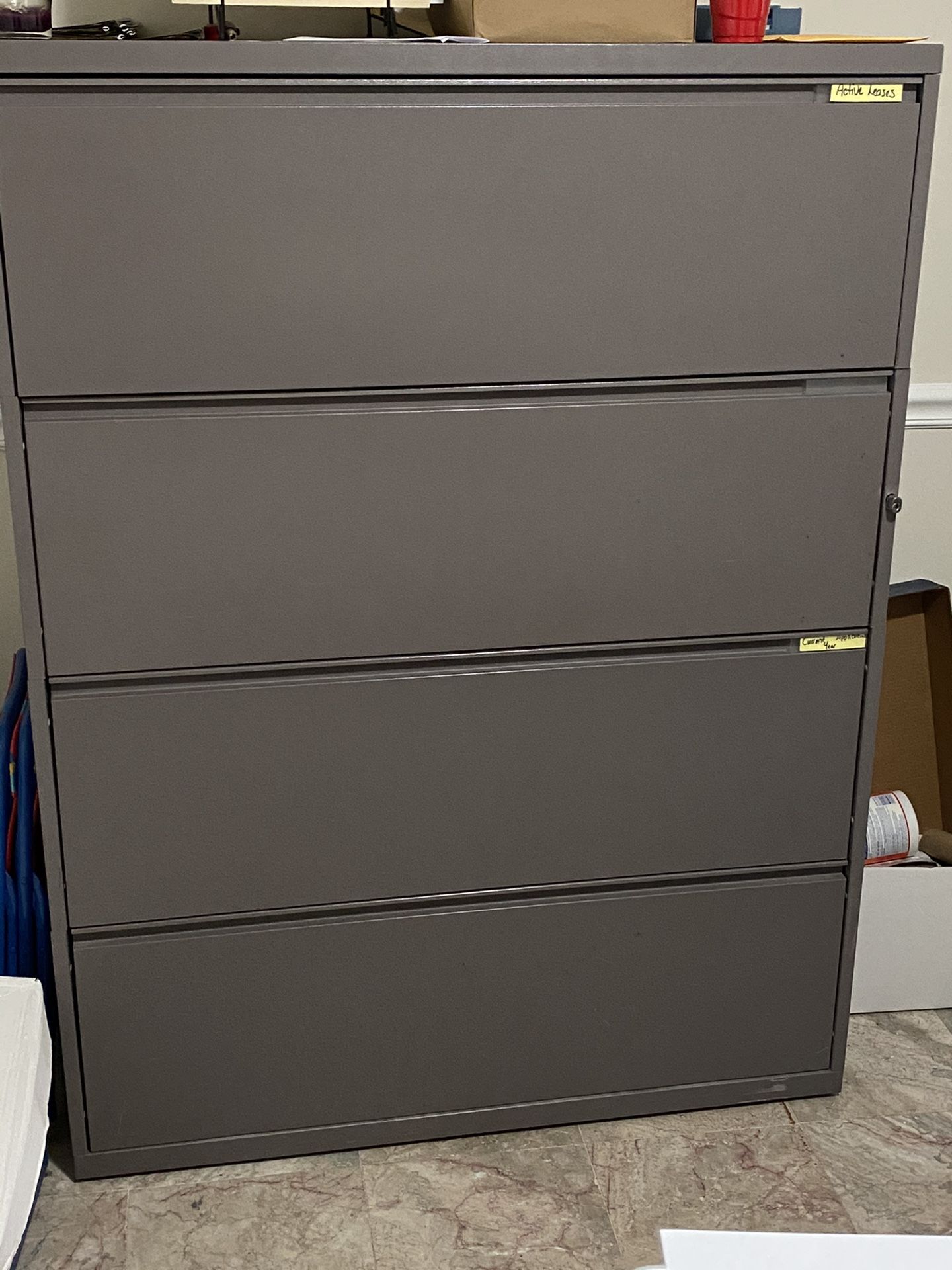 4 drawer File Cabinet