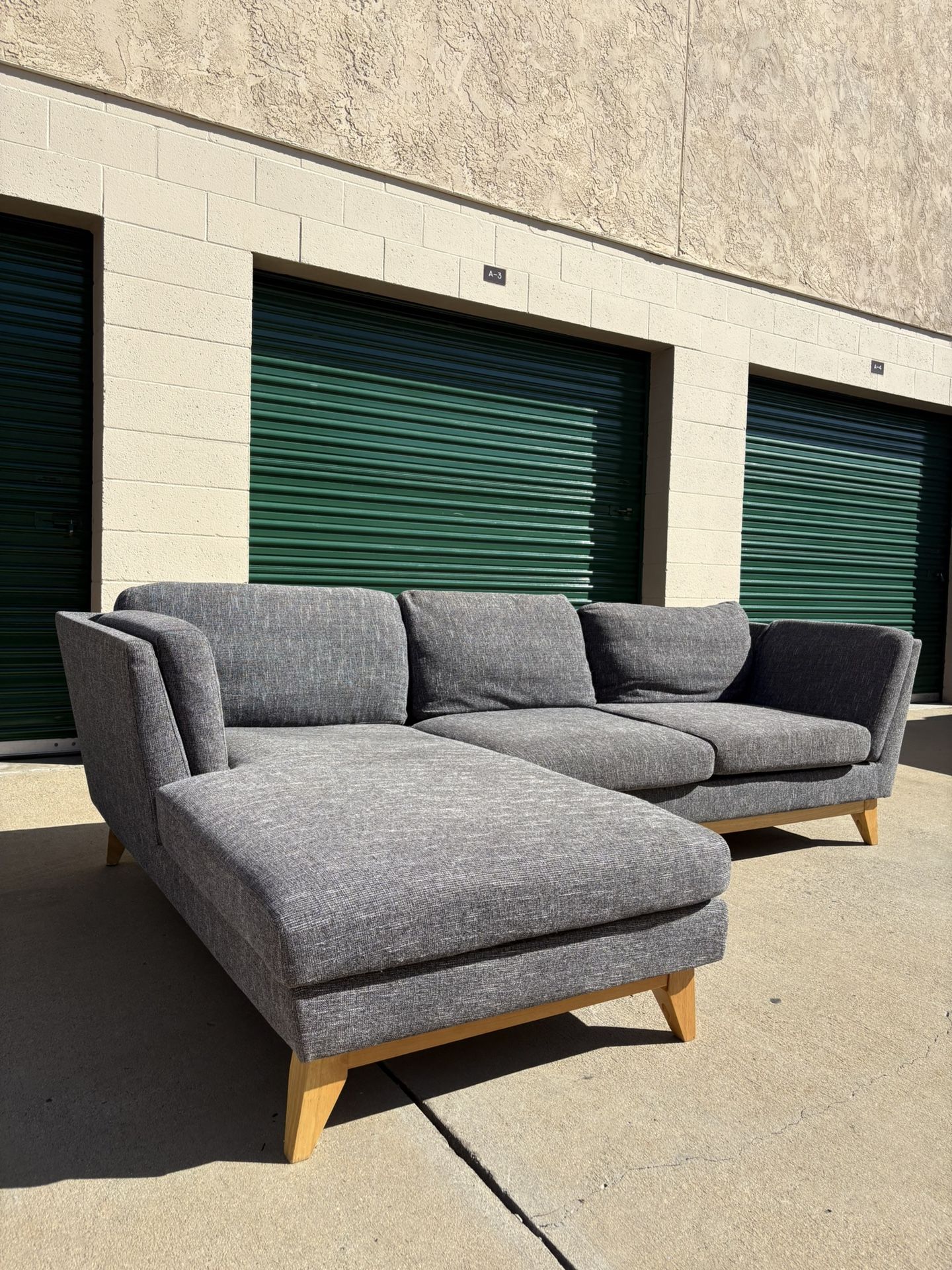Mid-Century Modern Sectional Couch 🛻 Delivery Available🛻