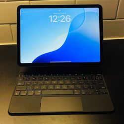 iPad Air 5 generation 2022 With Apple Keyboard 