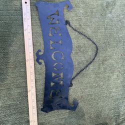 METAL WELCOME HANGING SIGN