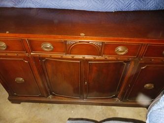 Duncan Phyfe Buffet And China Hutch from 1950s